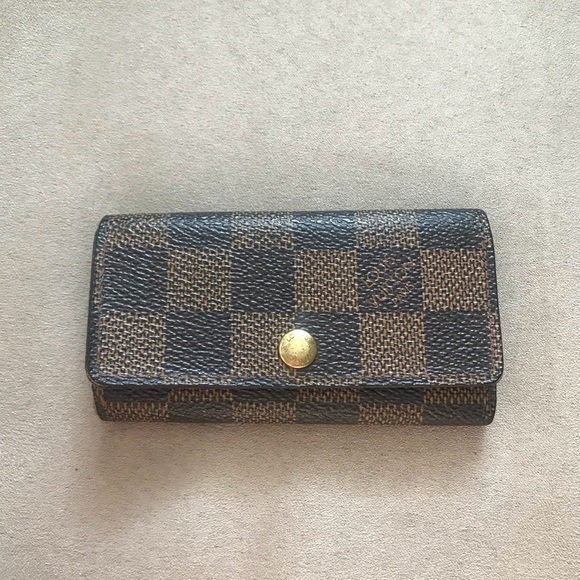 Louis Vuitton Handbags - Authentic Louis Vuitton 4 Ring Key Holder